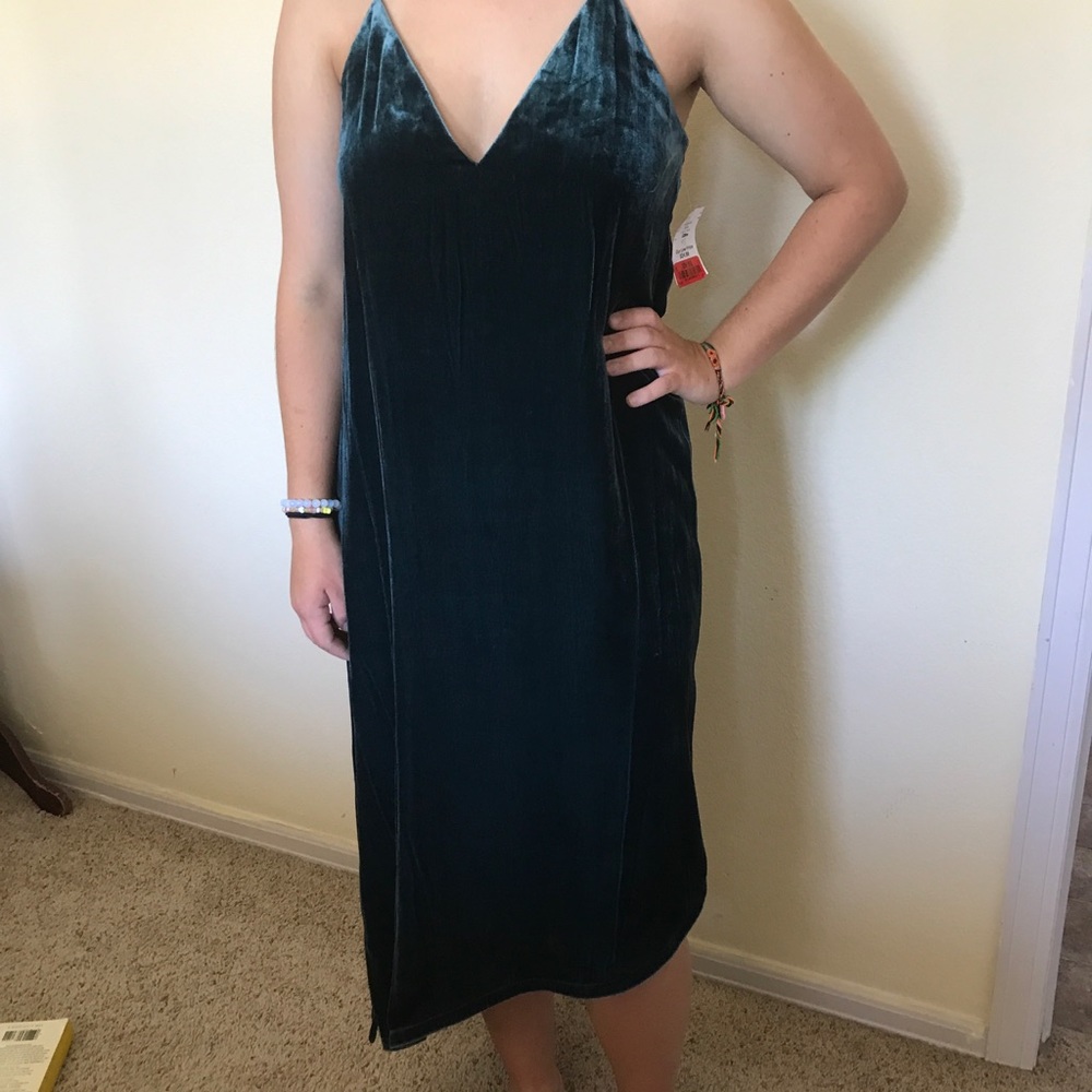 BCBG MAXAZRIA NWT TEAL VELVET SEMI-FORMAL MEDIUM